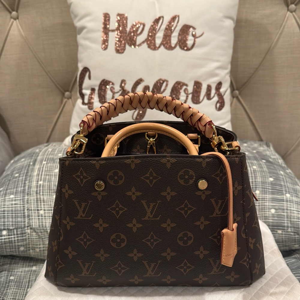 Like new Authentic Louis Vuitton Montaigne bb monogram handbag